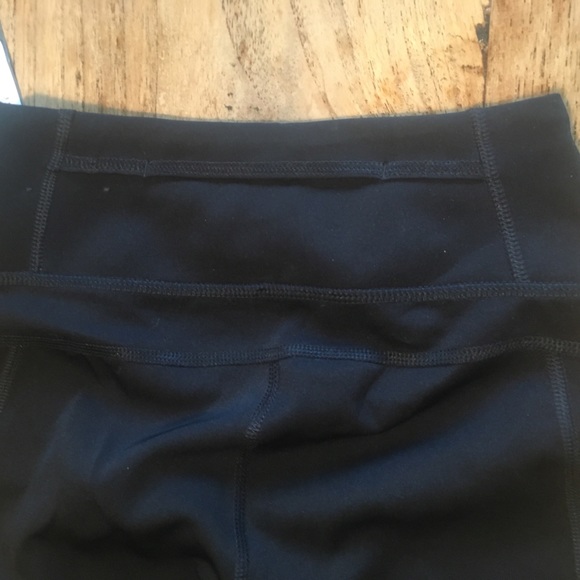 NWT HYBA yoga pants with phone hidden pocket - Picture 6 of 12